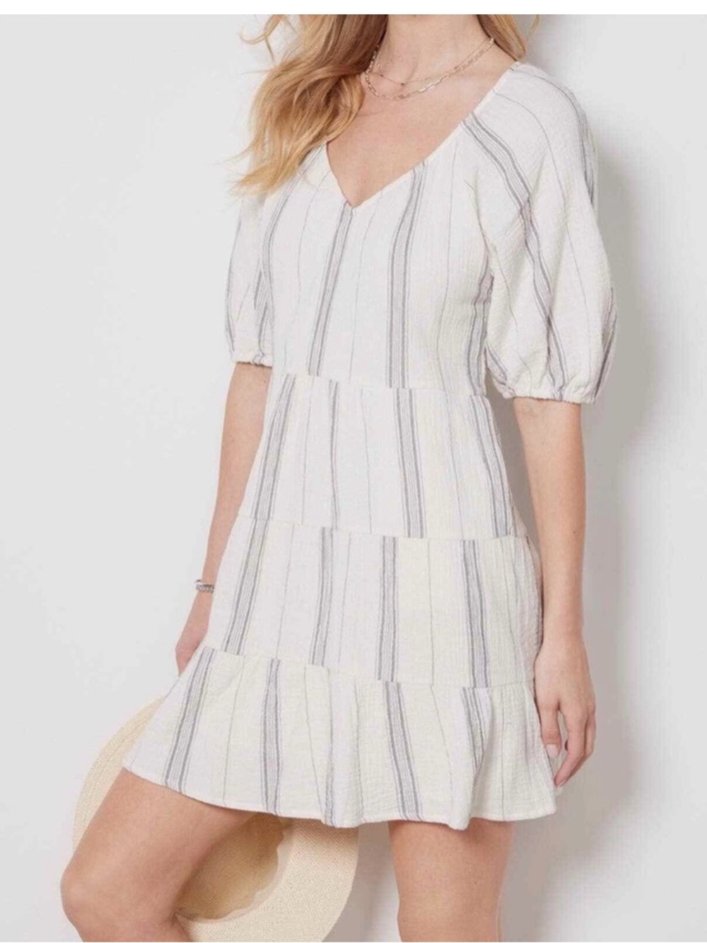 Evereve White and Light Gray Striped Tiered V-Neck Tunic